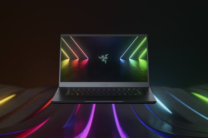 Razer تخصيص النصل الخاص بك 15 2PZV11 حاسوب محمول لون واحد