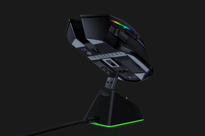 Razer Basilisk Ultimate مع قاعدة شحن 2PZV35 الفئران لون واحد