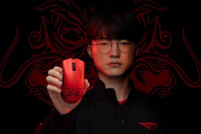 Razer Deathadder V3 Pro Faker Edition 2PZV37 الفئران لون واحد