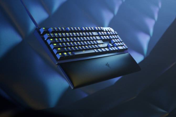 Razer Huntsman V2 - مفتاح بصري كليكي - الولايات المتحدة 2PZV69 لوحة المفاتيح لون واحد