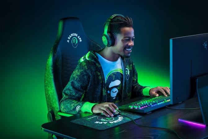 Razer X *A Bathing Ape إيسكور x 2PZV125 كرسي الألعاب لون واحد