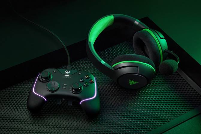 Razer ولفيرين v2 كروما 2PZV160 وحدة التحكم أسود
