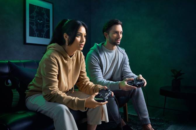 Razer ولفيرين v2 كروما 2PZV160 وحدة التحكم أسود