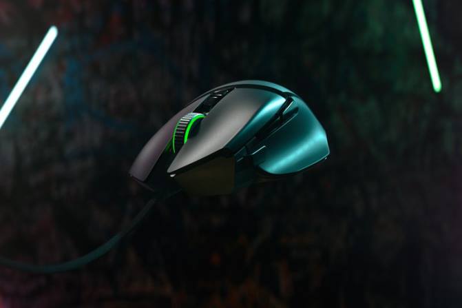 Razer البازيليسق v2 2PZV34 الفئران لون واحد