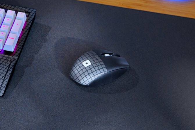 Razer أوروتشي v2 - طبعة roblox 2PZV54 الفئران لون واحد